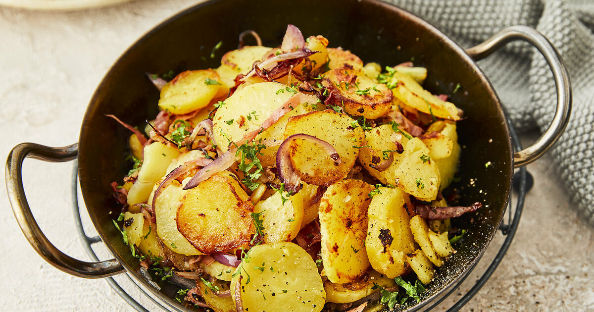 Bratkartoffeln mit Speck und Zwiebeln – so lecker &amp; knusprig | Einfach ...