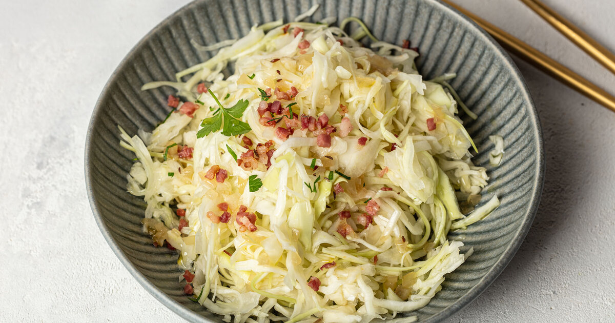 Krautsalat mit Speck – nach Omas Rezept | Einfach Kochen