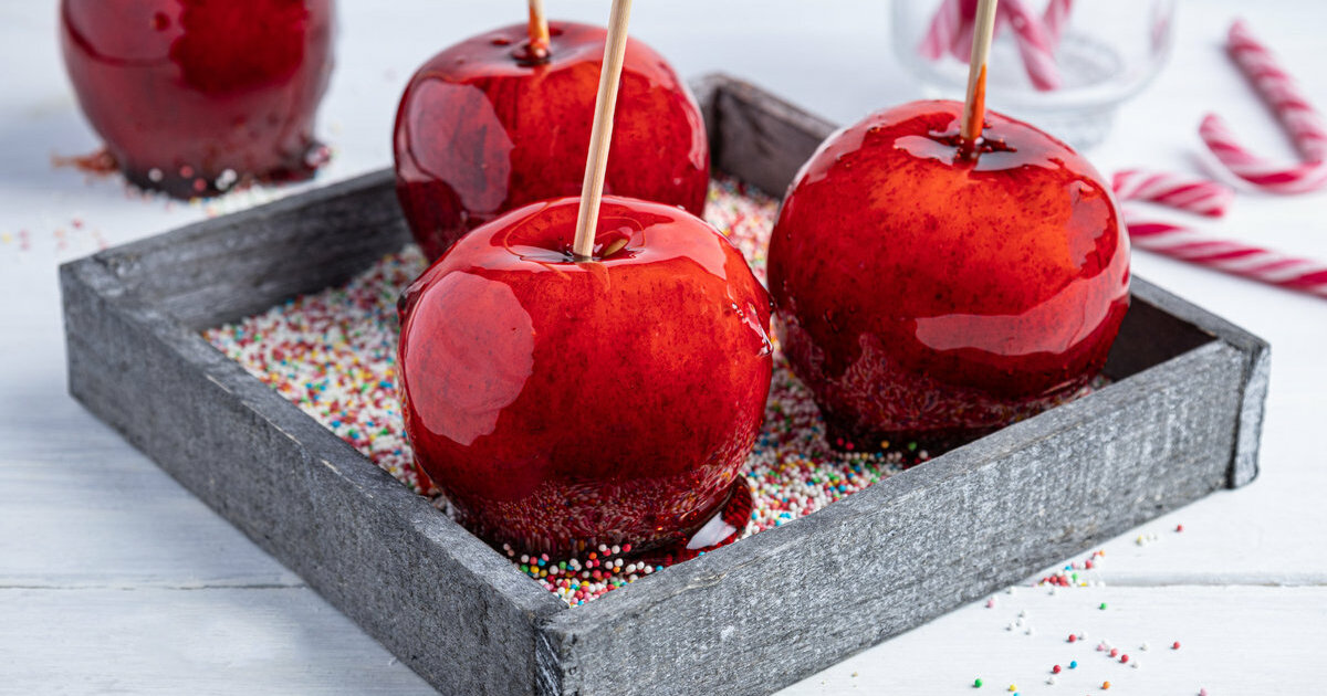 Kandierte Äpfel selber machen – die besten Liebesäpfel | Einfach Kochen
