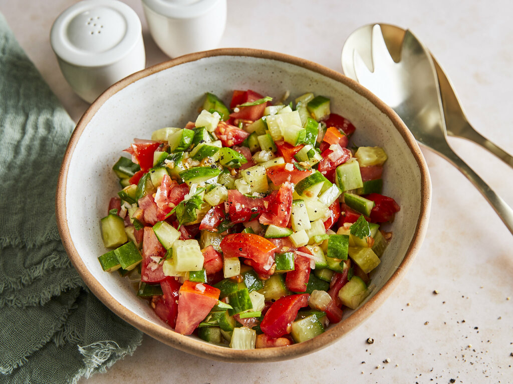 Tomaten-Gurken-Salat – das beste Blitzrezept | Einfach Kochen